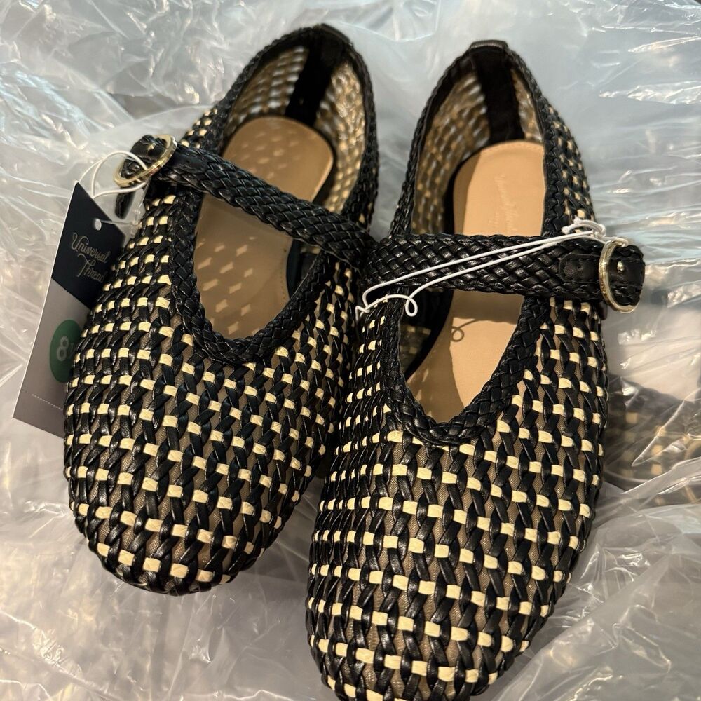 Women’s Noemi Flats with Memory Foam Insole - Universal Thread 10 - Picture 5 of 11